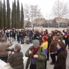 rassemblement sur la place du monument aux bi